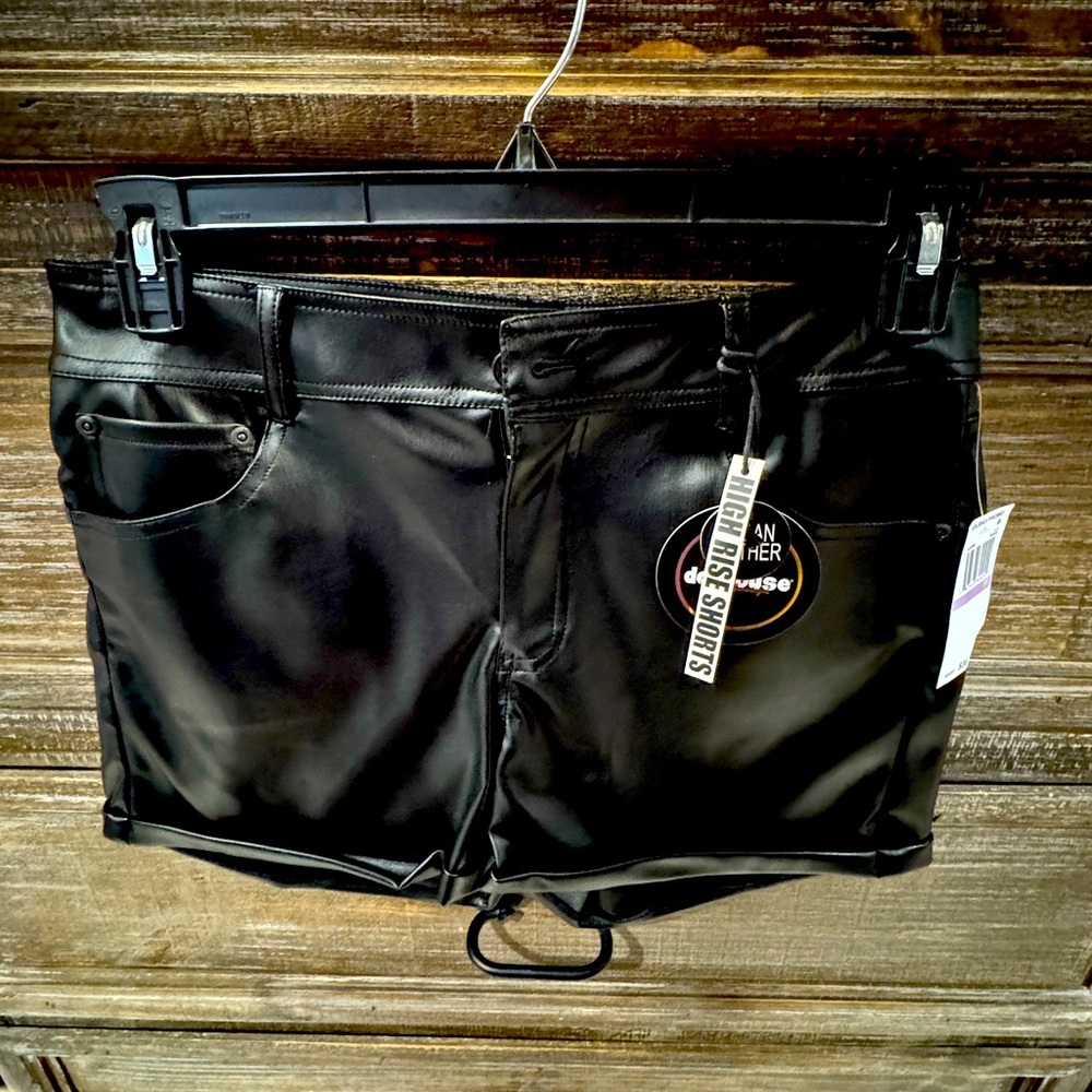 NWT Dollhouse Vegan Leather Shorts Sz 11/12